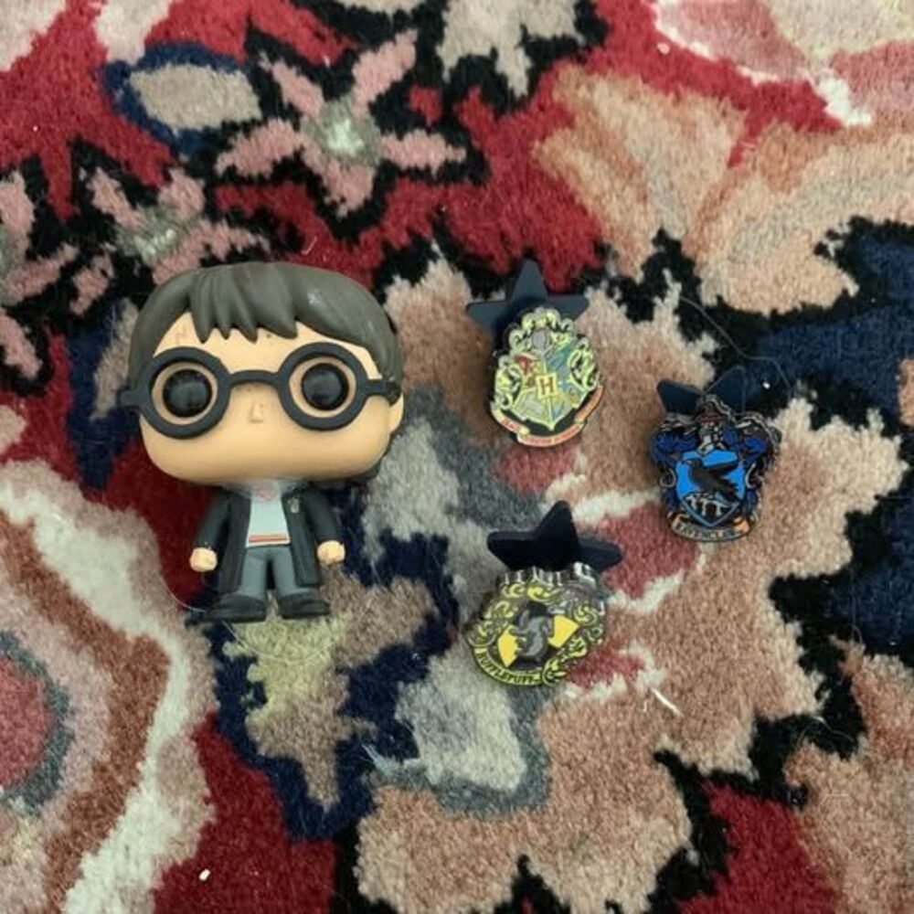 Funko Pop! Harry Potter Figure and Hogwarts House Pins